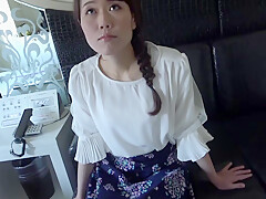 0001383_三十路のスレンダー日本人女性がガン突きされるグラインド騎乗位セックス