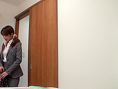 04D0822-Mature woman having an affair at a young employee's house