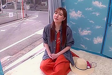 240515丈の長い洋服を着る奥さまとb4
