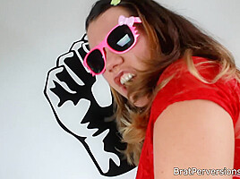 5 Seconds Farts - Brat Perversions