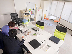大好きだった幼馴染が同僚にハメ倒されて専用便器に！98430566