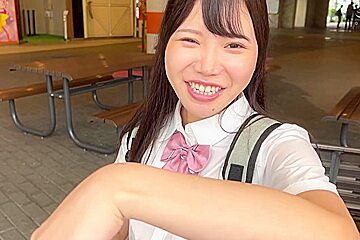 上目遣いな舌遣いとおっぱいで至れり尽くせり799wwwwwwwwwww