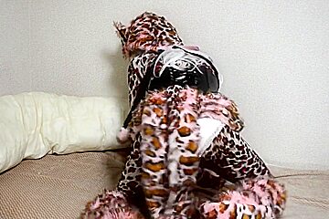 A Faceless Leopard