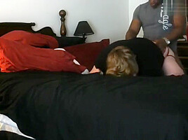 ANON 040 - DL BBC from Craigslist takes the condom off