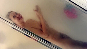 Amateur Brunette Toys And Fucks