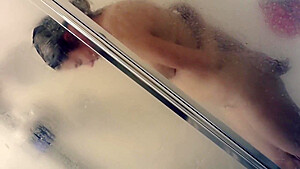 Amateur Brunette Toys And Fucks