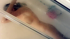 Amateur Brunette Toys And Fucks