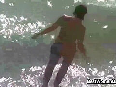 Amateur Couple Beach Lovemaking