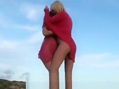 Amateur Lesbians Fuck On Public Aussie Beach