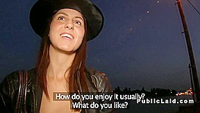 Amateur babe fucks huge cock outdoor at night