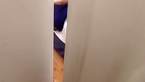 Amateur coed loves giving head