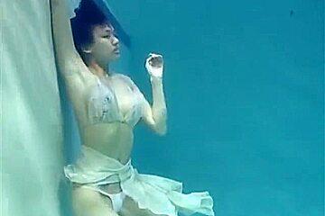 Aquababes modeling audition1 underwater