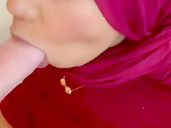 Arab Slut Seeks Out For Hotel Hookups