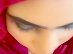 Arab Slut Seeks Out For Hotel Hookups