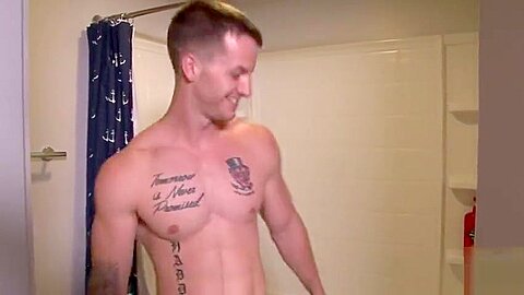 Army stud cums after dildoing his ass