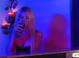 Aubrey Kate In Busty Blonde Ts Deepthroats Big