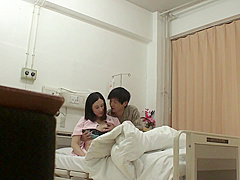 B2L1113-A mature nurse who encourages a patient is and has sex in the hospital room
