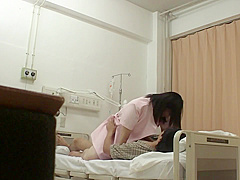 B2L1113-A mature nurse who encourages a patient is and has sex in the hospital room