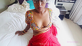 Bahuko Sasurka Buddha Lund Bahot Pasand Hain - Indian Wife In Red Saree Sex In Hindi