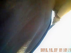 Bajo falda colegiala 19