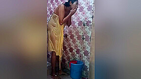 Bangla Cam Porn Girl Bathing Nude On Cam