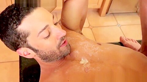 Bareback muscular stud getting assslammed by kinky jock