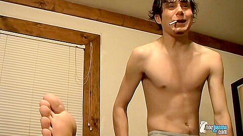Barefoot Buddies Beat Off - Axel And Billy da Kidd