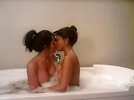 Bath Cam Babes