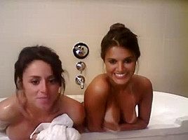 Bath Cam Babes