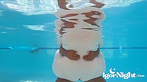 Bbw Fucking In The Pool