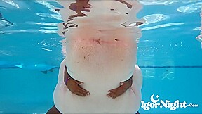 Bbw Fucking In The Pool
