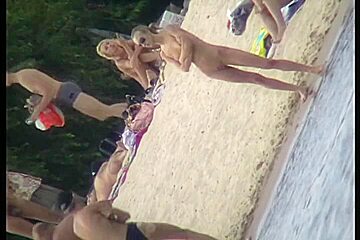 Beach porno video of a white skinny fit nude bitch in sunglasses
