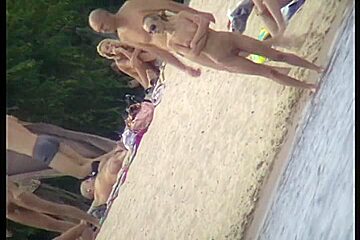 Beach porno video of a white skinny fit nude bitch in sunglasses