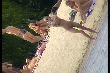 Beach porno video of a white skinny fit nude bitch in sunglasses