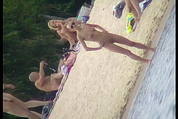 Beach porno video of a white skinny fit nude bitch in sunglasses