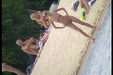 Beach porno video of a white skinny fit nude bitch in sunglasses