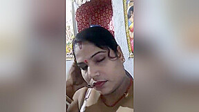 Beautiful Dehati Wife Showing Her Naked Pussy
