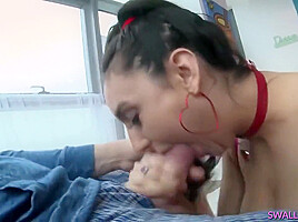 Beautiful Latina Shows Her Bj Skills