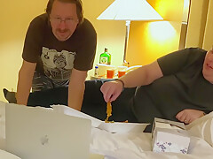 Behind The Scenes: Eating Onion Rings And Setting Up A Livestream