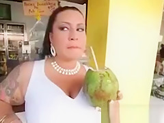 Big fabulous coconut chick
