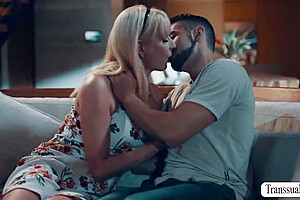 Bigtits Shemale Stepmom Gets Bareback Fucked By
