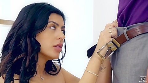 Bimbo Audrey Royal Breathtaking Porn