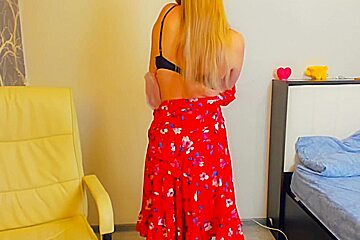 Blonde On Camera Having Fun With Her Holes