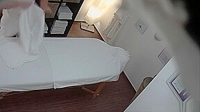 Blonde gets fucked during the massage