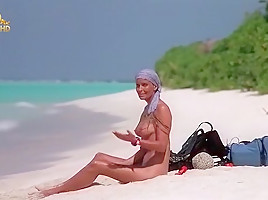 Bo Derek - Ghosts Can't Do It (1989)