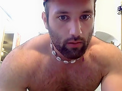 Bodybuilder assplay and talking on webcam
