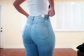 Bri Martinez In The Perfect Jeans For Curvy Girls