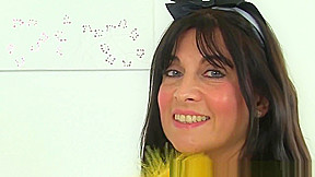 British milf Lelani loves that stuffed feeling when she fucks a dildo