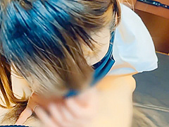 ネカフェに女の子を連れ込んでフェラしてもらったラストは口内射精i Brought A Girl To An Internet Cafe And Had Her Give Me A Blowjob