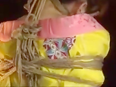 Buxom Japanese housewife gets her body tied up and her puss